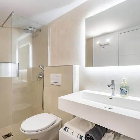 Magnifique T1 Avec Piscine Et Port A Pieds كاسيس