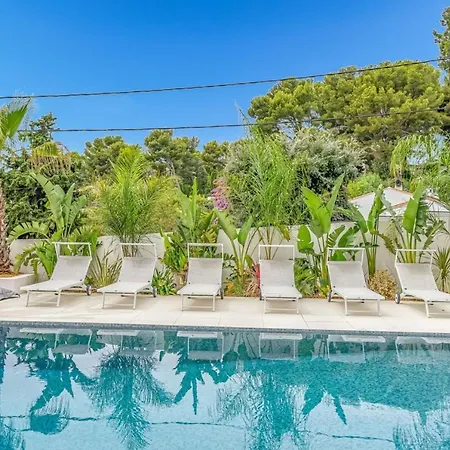 Magnifique T1 Avec Piscine Et Port A Pieds * Cassis